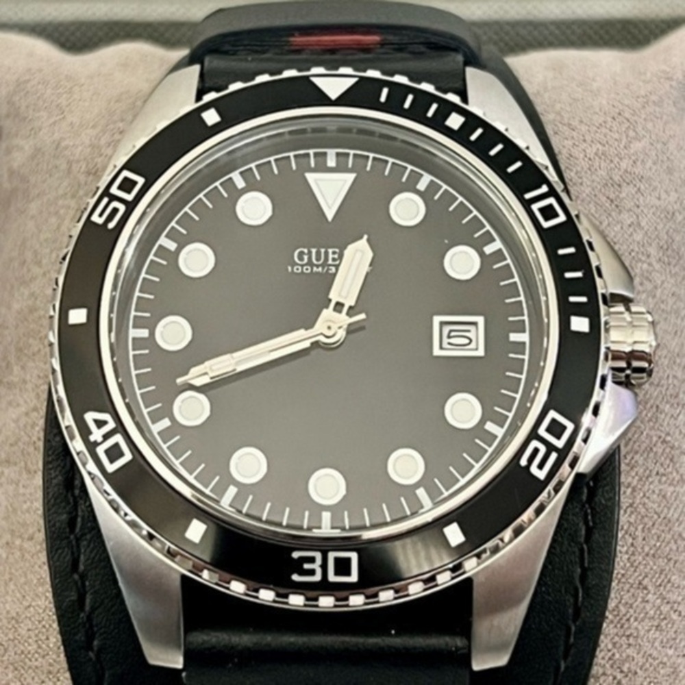 Guess Crew Style Date Designer Sport Men’s Watch (NIB: W1051G1)